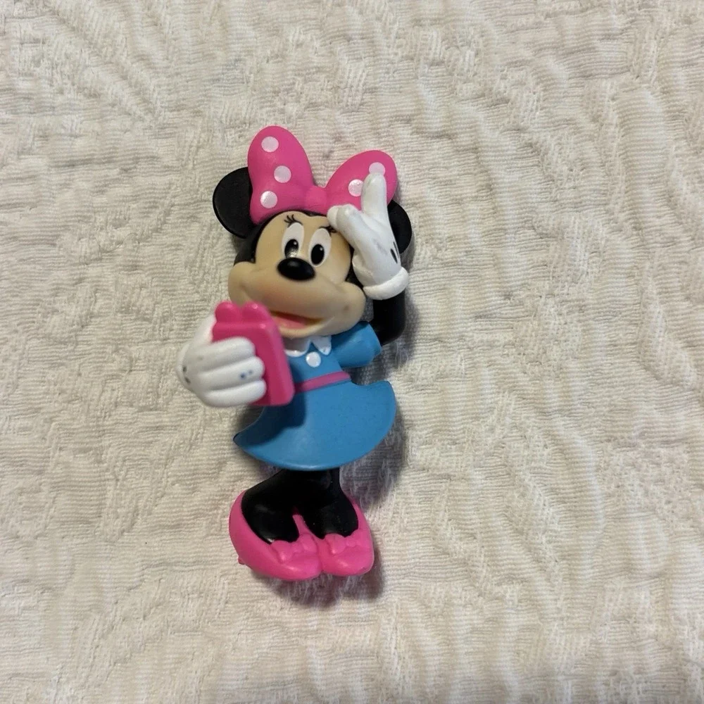Disney Figurine 2